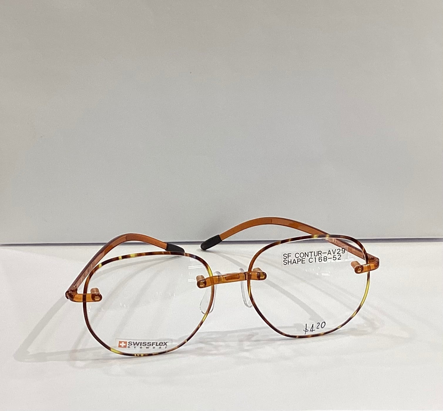 SWISSFLEX FRAME CONTUR AV29 HAVANA STRIPED SHAPE C168-52